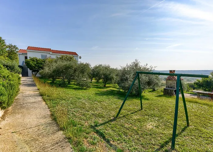 Fuer 22 Personen Mit Aussicht Apartmán Ražanac
