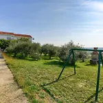 Fuer 22 Personen Mit Aussicht Appartamento Ražanac