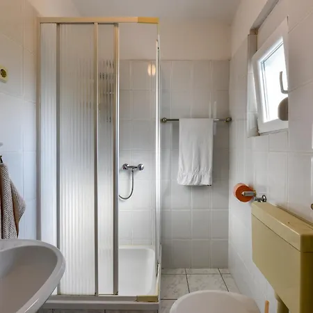 Fuer 22 Personen Mit Aussicht Appartamento Ražanac