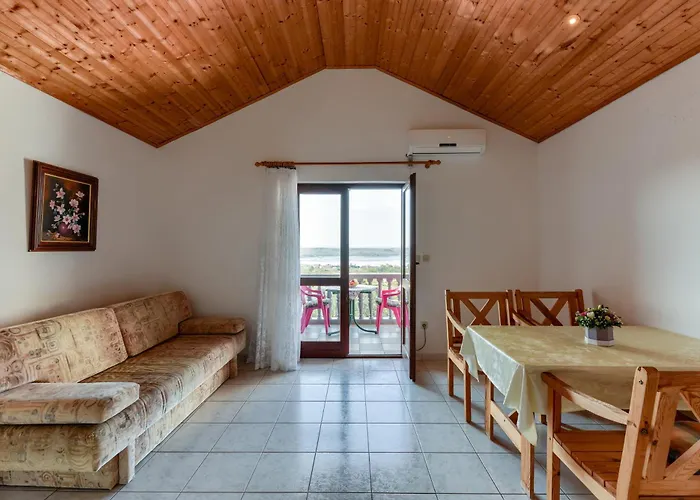 Διαμέρισμα Fuer 22 Personen Mit Aussicht